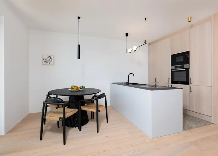 Atrio * קוסטרנה